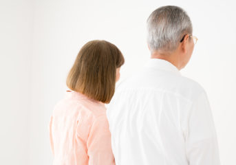 家族葬とは～どこまで呼ぶ？家族葬の内容と流れ、メリットと注意点
