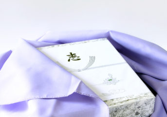 葬儀でいただいた供花へのお礼～ルールと注意点～