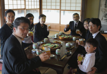 家族葬のトラブル事例～揉める原因と知っておきたい対処法